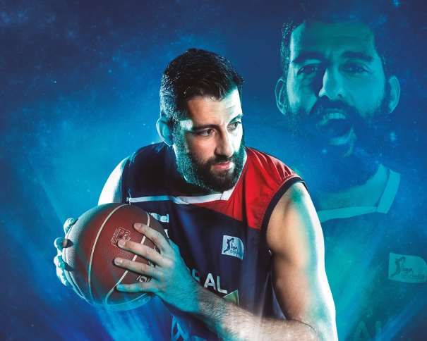 En esta foto podemos ver al griego Yánis Burúsis en su Cartel Oficial de la Copa ACB 2016 de A Coruña, "del Obradoiro"