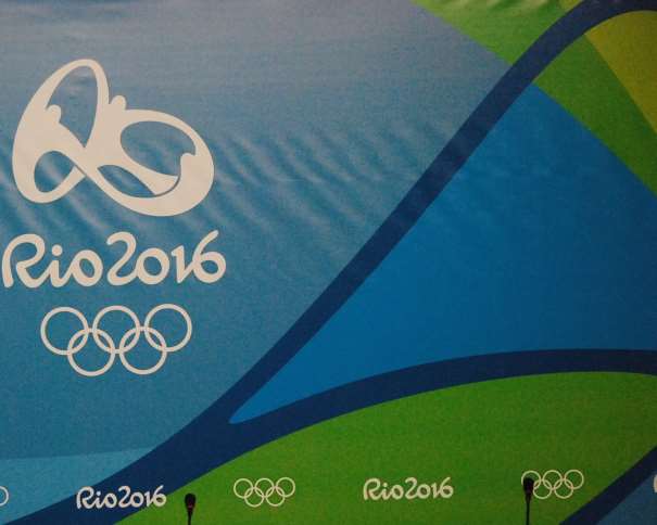 En esta foto podemos ver un detalle del fondo del estrado de la Sala Catira, adjunta al Main Press Center en el que se puede ver el Logo de los Juegos Olímpicos de Rio 2016