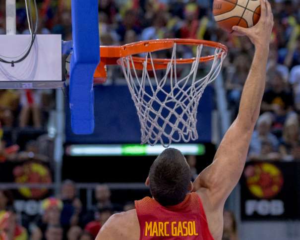 En esta foto, facilitada por la FEB, Federación de Baloncesto, podemos ver a Marc Gasol, MVP y Máximo Anotador del Tercer Partido de Preparación de la Selección de cara al EuroBásker 2017