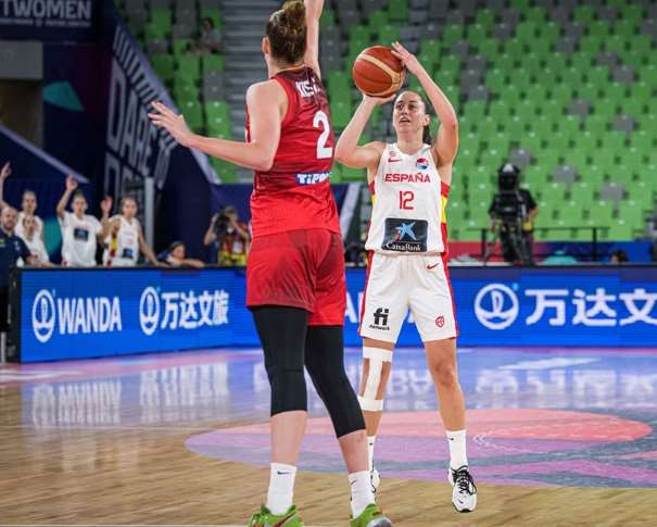 fiba.basketball/womenseurobasket/2023 (La Iniciañ (12) Maite Cazorla, Jugadora con la Segunda mayor valoración, 19, del Partido de Semifinales)