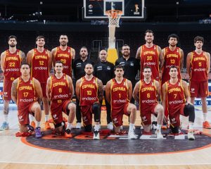 fiba.basketball/en/events/fiba-basketball-world-cup-2027-european-qualifiers/games/127000-UKR-ESP#photos
