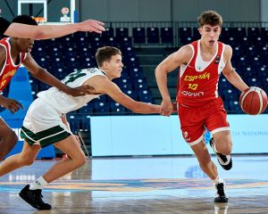 fiba.basketball/en/events/fiba-u16-eurobasket-2026/games/131974-LTU-ESP#photos